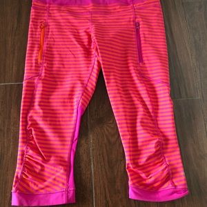 Lululemon Seawheeze Passion Crops Size 8